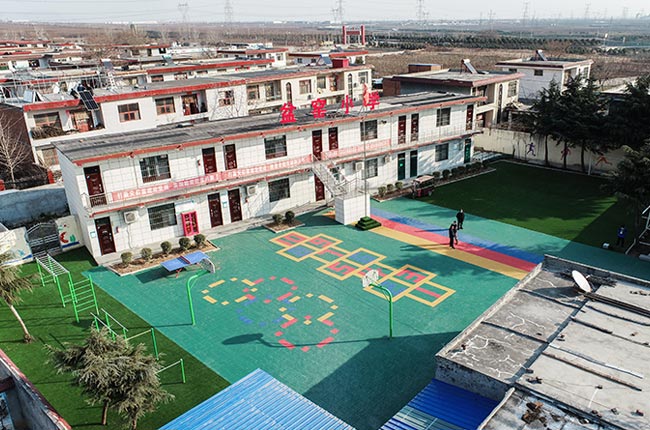 張治民董事長到盆窯小學(xué)查看翻新修繕情況 張治民董事長到盆窯小學(xué)查看翻新修繕情況