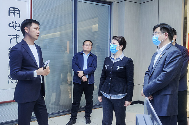 實地調研中譽鼎力綠色建材工業(yè)互聯(lián)網大數據中心