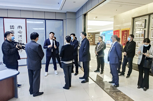 實地調研中譽鼎力綠色建材工業(yè)互聯(lián)網大數據中心