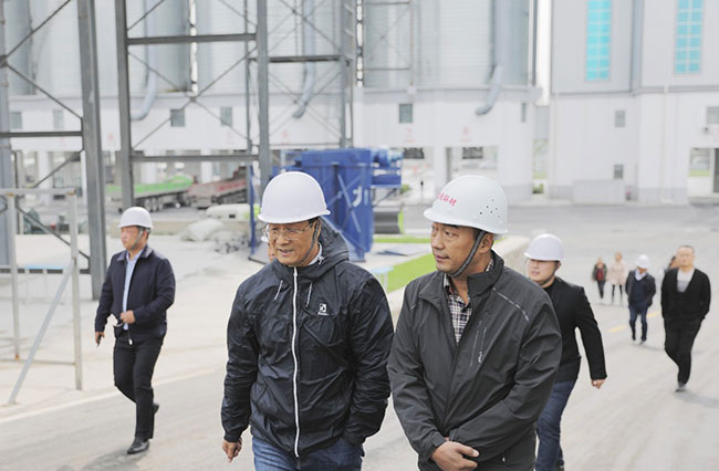 參觀藍天環(huán)保四位一體項目