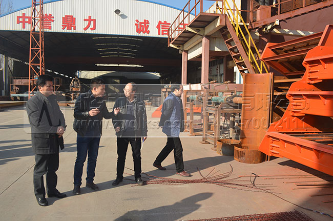 ���u�����N�۽�(j��ng)���м�(x��)�ش𿼲�F(tu��n)���}