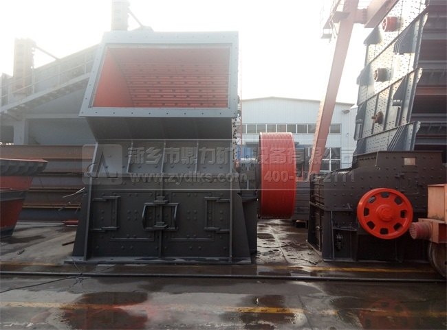 新鄉(xiāng)中譽鼎力錘式破碎機