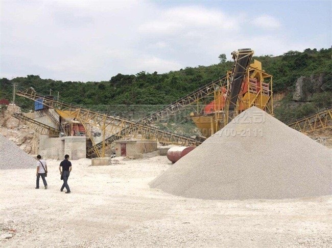 廣西桂林時產(chǎn)300噸石料生產(chǎn)線現(xiàn)場