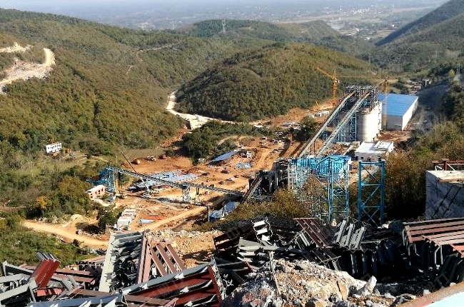 凱龍礦業(yè)碎石項(xiàng)目投產(chǎn)前拍攝