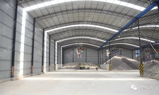 封閉的破碎料倉