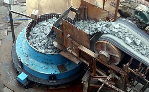 圓錐破碎機(jī)加工現(xiàn)場