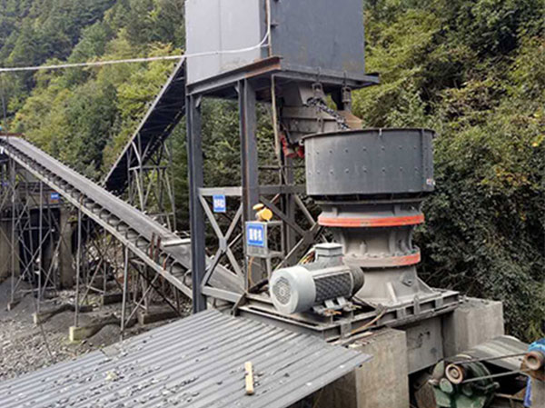 碎石生產(chǎn)線現(xiàn)場(chǎng)