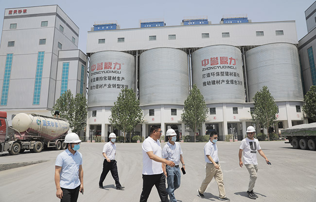 華潤水泥高管蒞臨中譽(yù)鼎力參觀考察