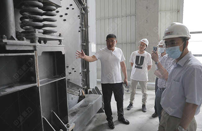 參觀藍(lán)天環(huán)保材料有限公司多位一體項(xiàng)目