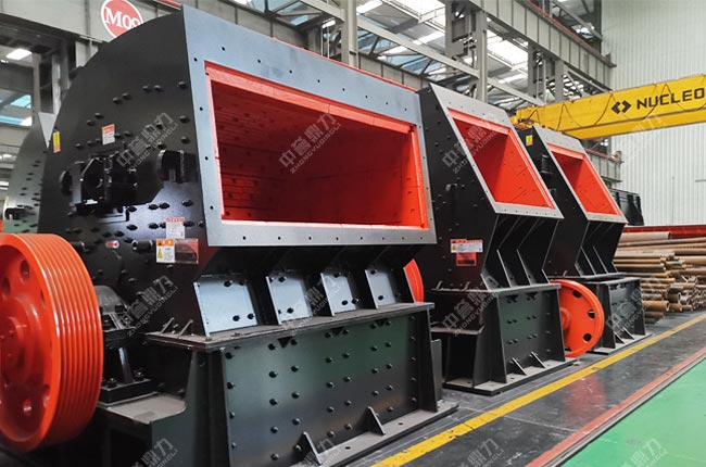 反擊錘式破碎機工作原理